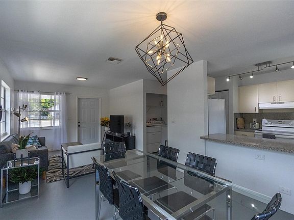 3rd image of 518 NW 94th St #2