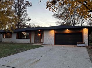 1305 N Greenbriar Rd, Muncie, IN 47304