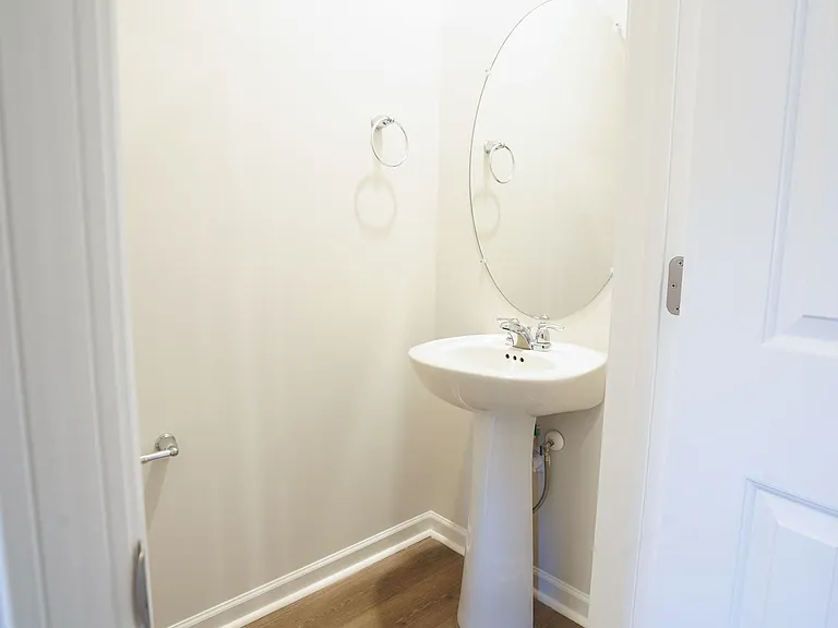 129 Cecil Rd — Photo 12