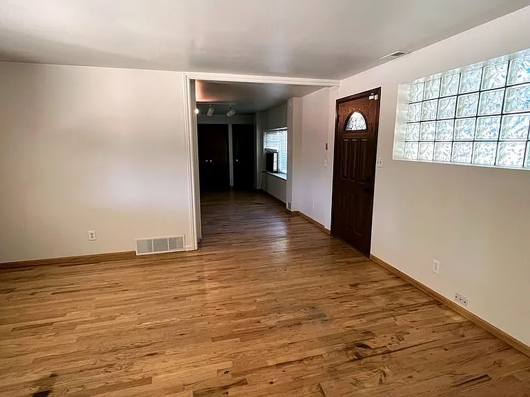 895 Holland St — Photo 22