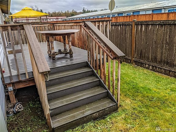 4th image of 16620 40th Ave NE #B