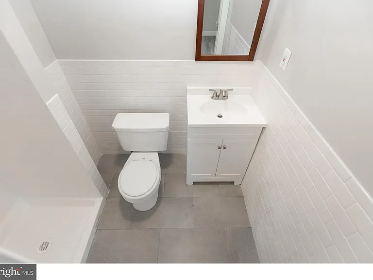 2434 E Dauphin St #3F — Photo 13