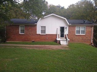 2613 Maplewood Dr, Columbia, TN 38401