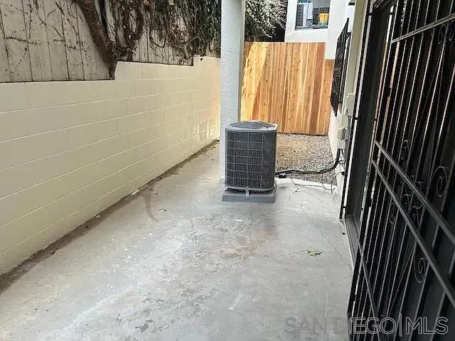 811 W Nutmeg St #102 — Photo 35