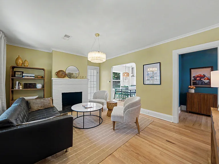 804 Berkeley Ave NW — Photo 4