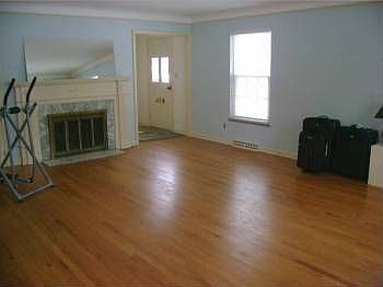 5th image of 30022 Winsor Dr