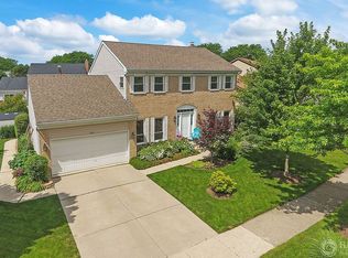 320 W Hampshire Dr, Bloomingdale, IL 60108