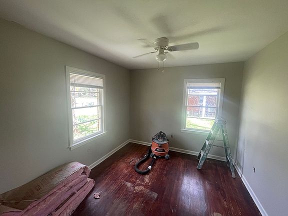 3rd image of 3460 Shiloh St