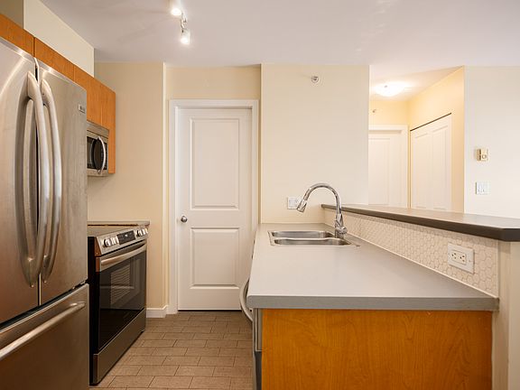 2nd image of 1295 Richards St #2107