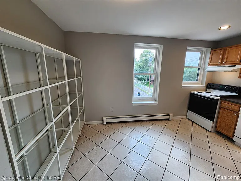 120 Seward St — Photo 12