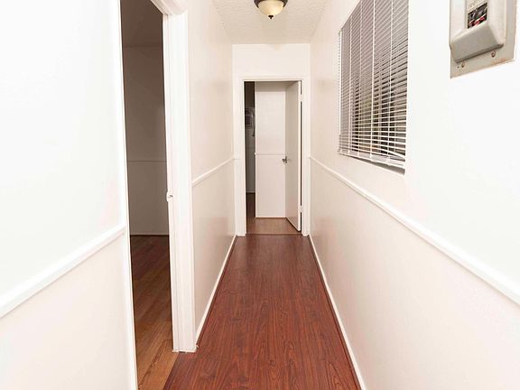 4th image of 135 N Wilson Ave #12