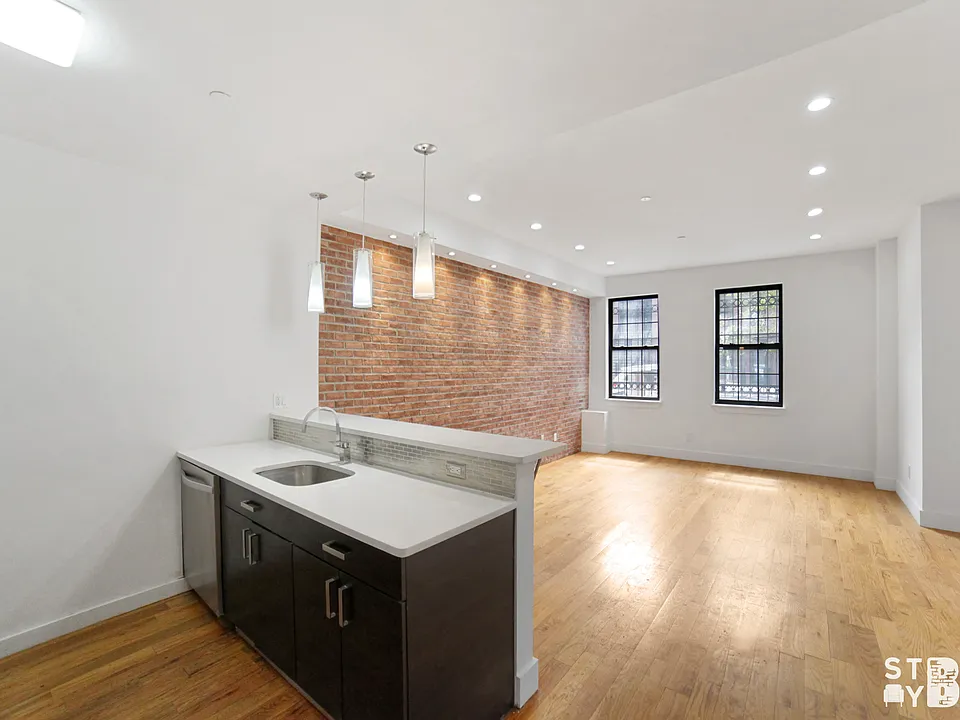 41 Lexington Ave #1