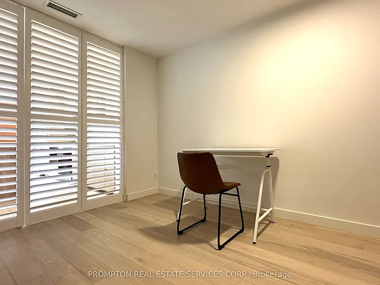 27 McMahon Dr #Townhouse 112 — Photo 13