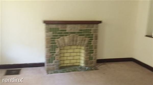 3181 FRONT RM MANTLE