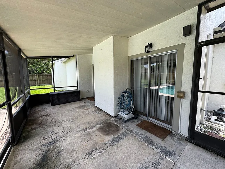 107 S Deerwood Ave — Photo 25