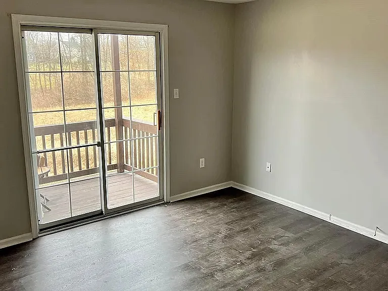 108 Wheatsheaf Ln — Photo 8