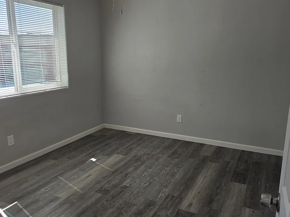 1/2 F St