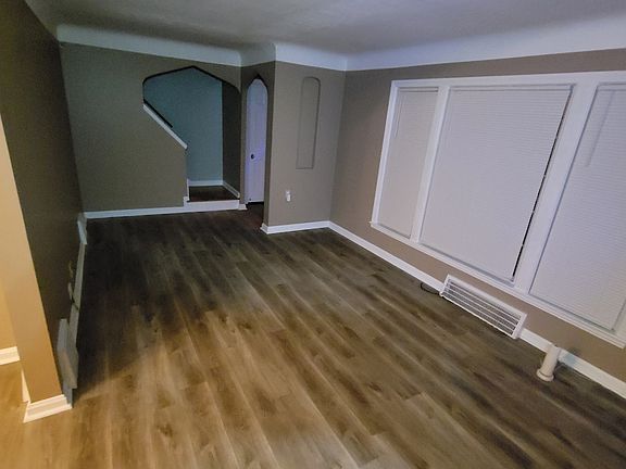 Spacious living room