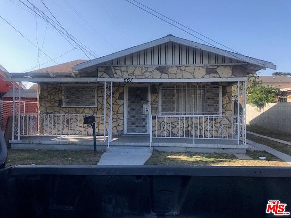 1st image of 661 W 65th St