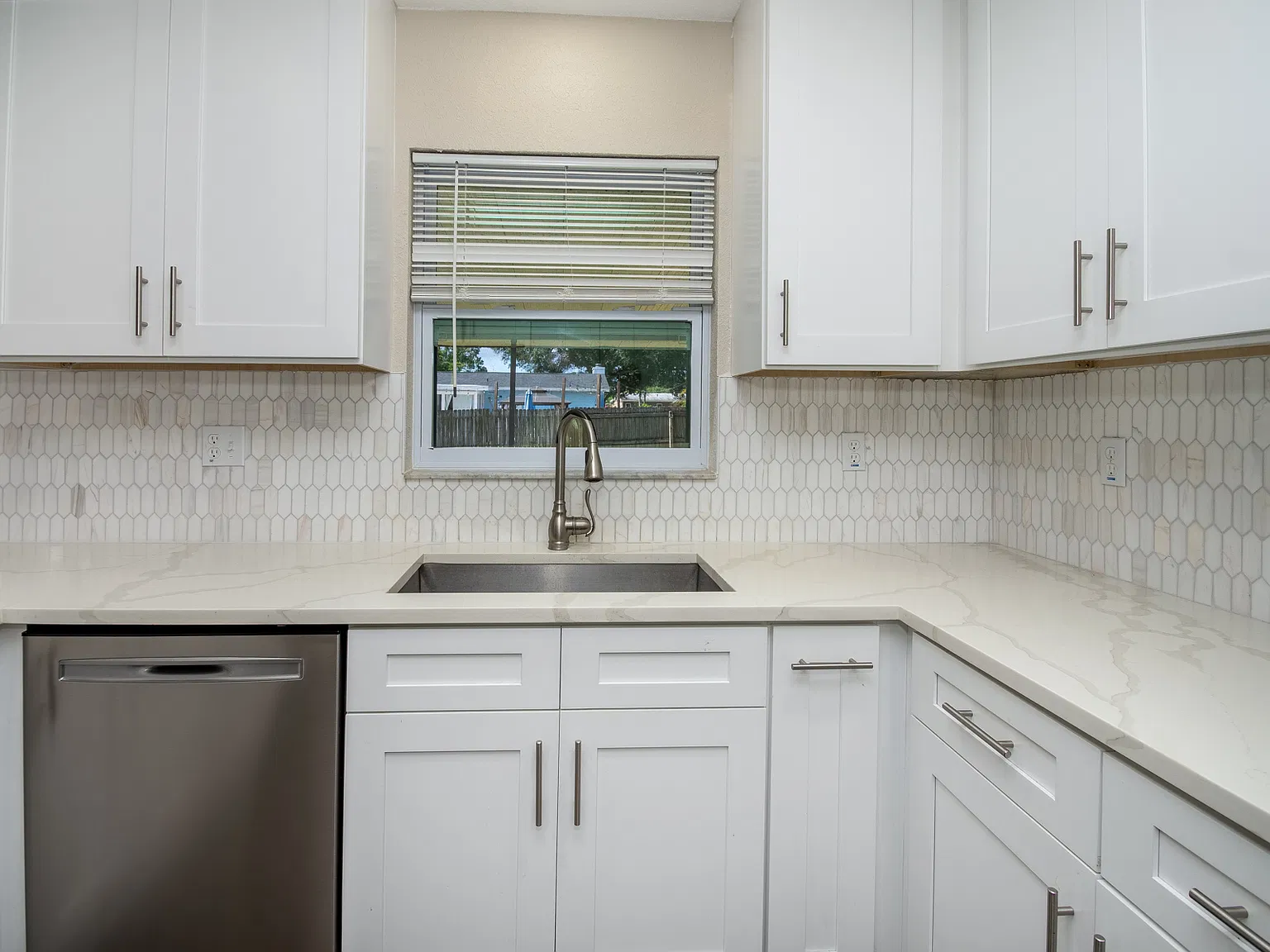 3 bed, 1456 sqft, $2,800 — Photo 2