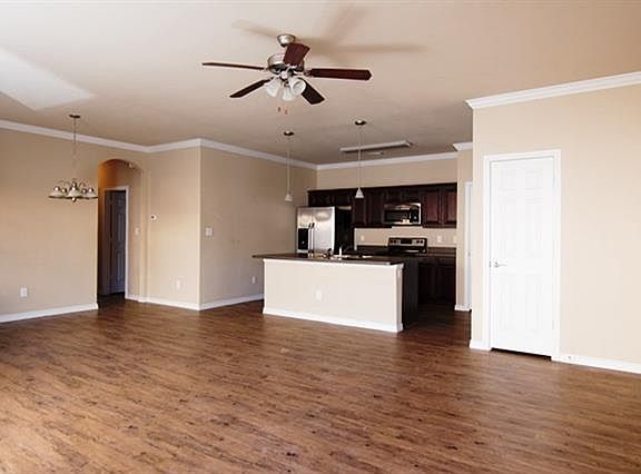 2nd image of 1008 Newcastle Dr