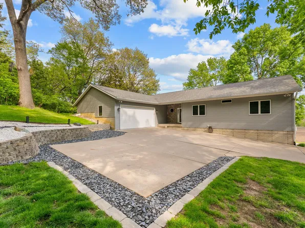 1325 Highway 22 E, Muscatine, IA 52761