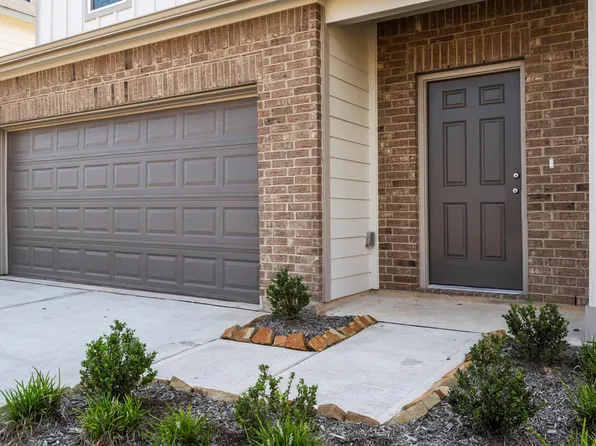 688 Amesbury Rd, Montgomery, TX 77316