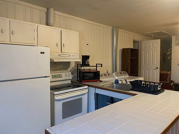 3rd image of 15 Harpswell Islands Rd APT A