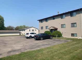 1717 Pleasant View Dr #1, Mankato, MN 56003