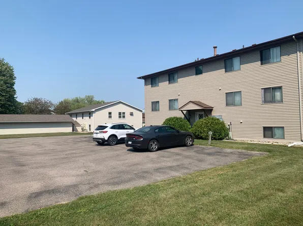 1717 Pleasant View Dr #1, Mankato, MN 56003