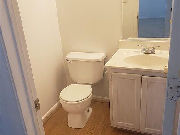 4th image of 23 Creekside Dr