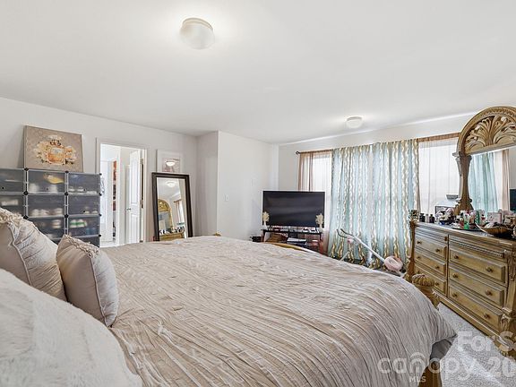 5th image of 5126 Saddleback Dr