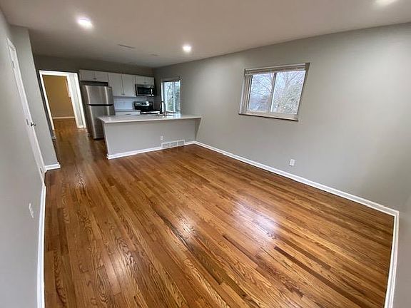 2nd image of 2411 Saint Albans Ave #4