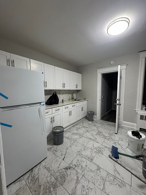 1st image of 42 Cliff St Floor 1