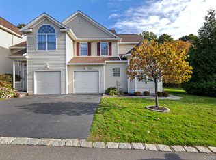 120 Kettles Lane, Medford, NY 11763