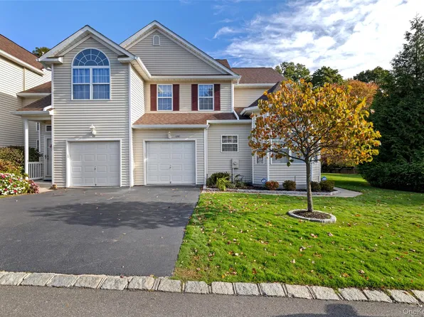 120 Kettles Lane, Medford, NY 11763