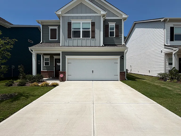 91 Commons Cir — Photo 1
