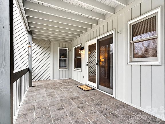 5th image of 72 Country Club Woods Dr