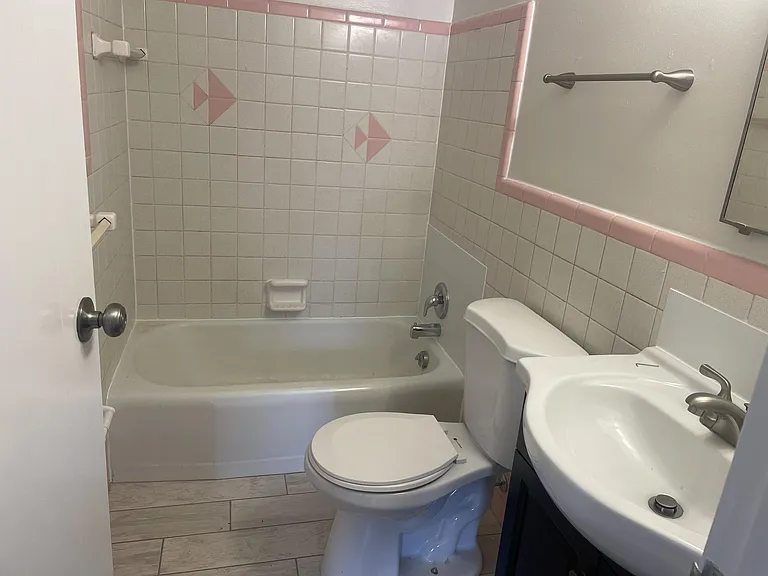 215 W Wyoming Ave — Photo 8