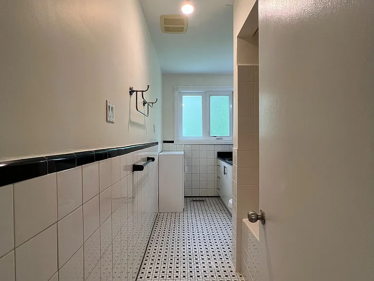 142 Spring Garden Ave — Photo 12
