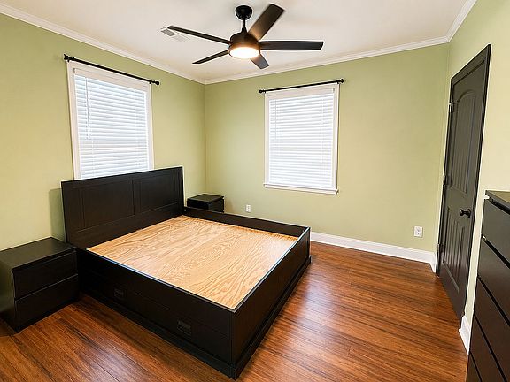 4th image of 7 Juniper St NE