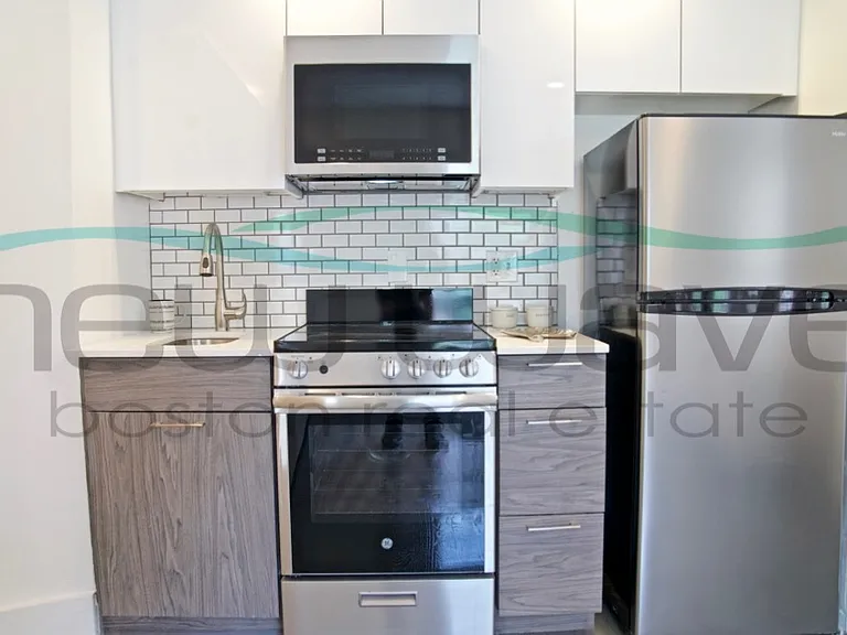 24 Joy St #7 — Photo 8