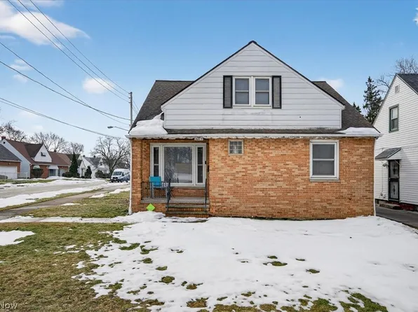 17282 McCracken Rd, Maple Hts, OH 44137