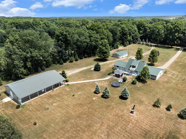 9400 River Rd, Bellevue, MI 49021