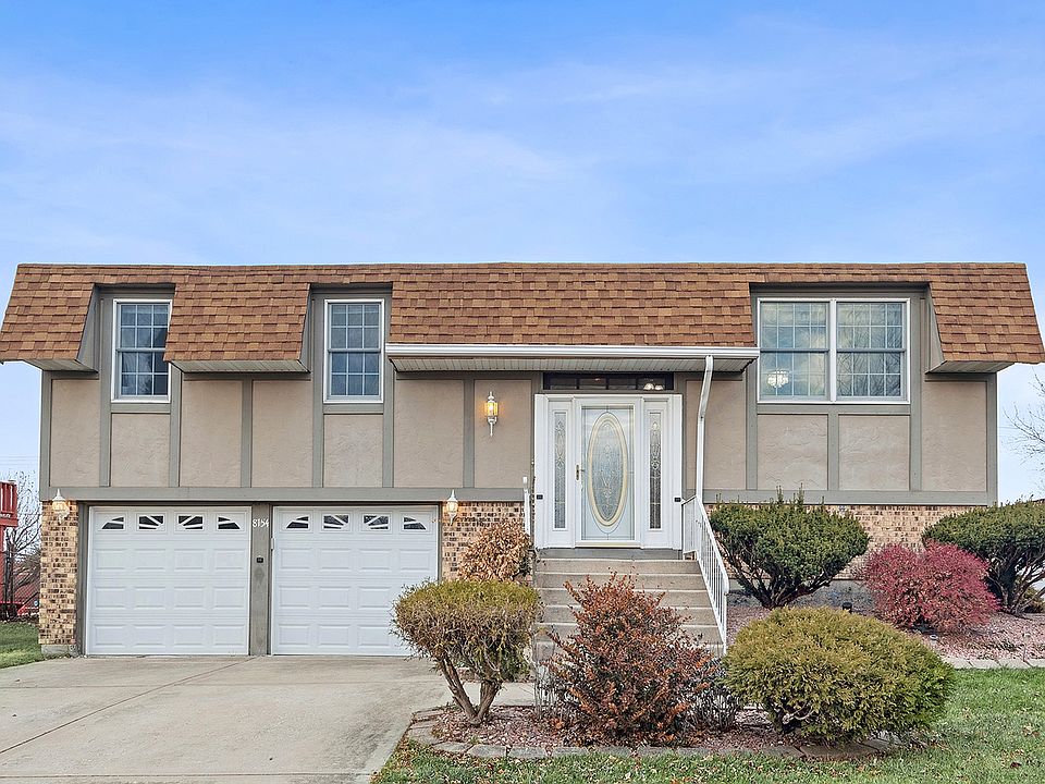 1st image of 8154 W Evergreen Dr