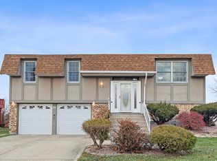 8154 W Evergreen Dr, Frankfort, IL 60423