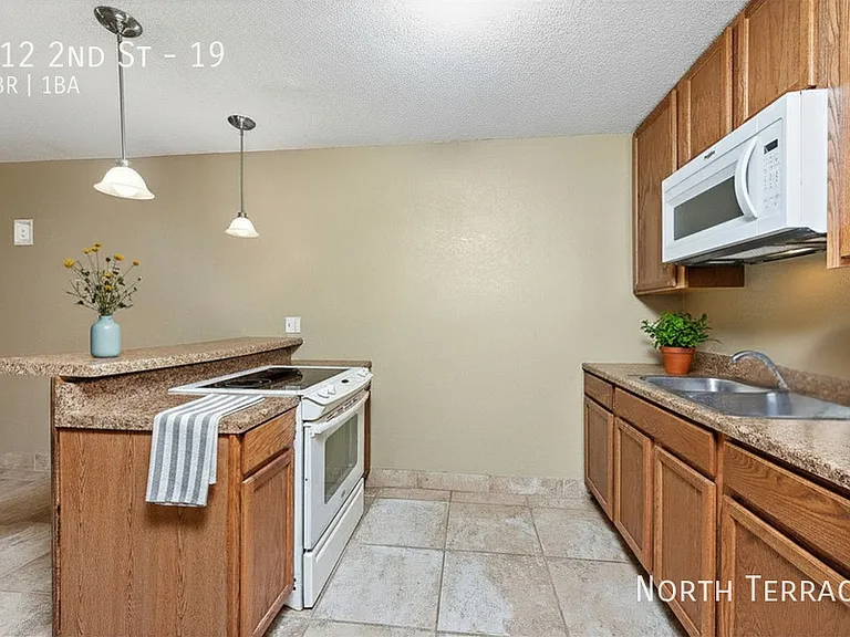 312 2nd St — Photo 3