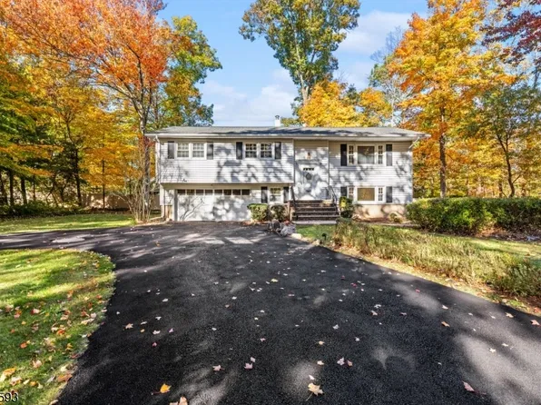 25 Derrygally Cir, Kinnelon Boro, NJ 07405