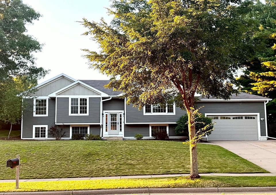 1st image of 718 Farr Court