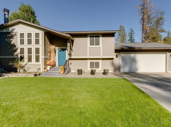 309 E 11th St, Deer Park, WA 99006